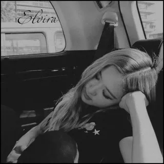 😴 Elvira dormir, femme, voiture, repos, fatigué whatsapp sticker