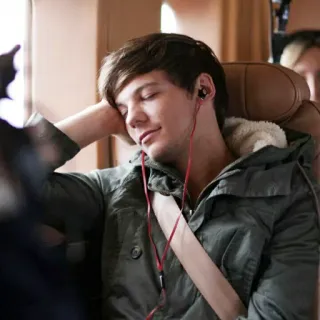 😴 Louis Tomlinson personne, célébrité, chanteur, one direction, musique telegram sticker
