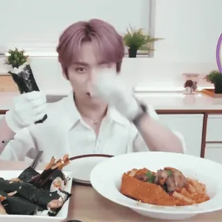 Клоунский фандом SKZ 🥰❤️ v33 :: @fStikBot telegram stickers