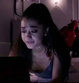 🤩 Ariana Grande Music Video whatsapp sticker