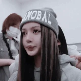 ♟ NOBAL 女人, 人, 肖像, 灰色, 无檐小便帽, 帽子 whatsapp sticker