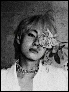 ⛓ portrait, fleur, personne, noir et blanc, vintage, niveaux de gris telegram sticker