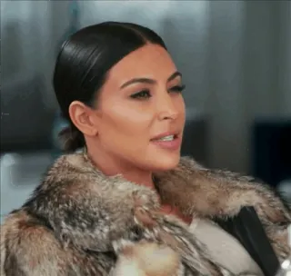 🍔 Kim Kardashian celebrità, reality tv, pelliccia, donna telegram sticker