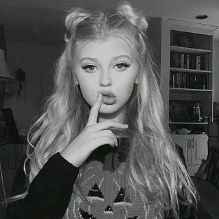 😿 Loren Gray loren gray, cantante, actriz, halloween, disfraz halloween, calabaza, blanco y negro telegram sticker