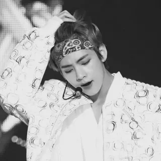 🦋 V kpop, v, bts, cantante, maschio, bandana, musica telegram sticker