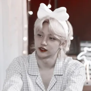 🍩 Felix kpop, cantor, idol, stray kids telegram sticker