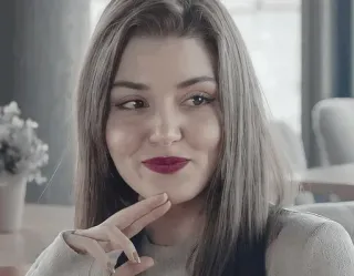🥓 Frau, Porträt, Person, Innenraum, Lippenstift, Schönheit, Porträt whatsapp sticker
