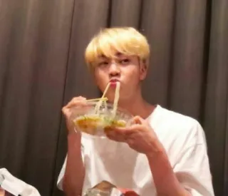 🍜 Jin Jin, BTS, ăn, mì, thức ăn, chân dung telegram sticker