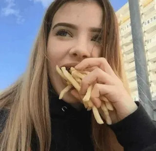 🍟 comida, menina, batatas fritas, comendo telegram sticker