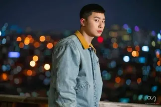 🤨 Pria, Jaket denim, Potret, Lampu kota, Malam, Korea, Aktor, Mode telegram sticker