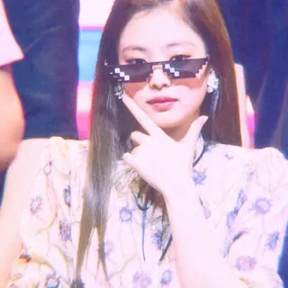 🌹 Jennie kpop, jennie, blackpink, kính râm, kính râm pixel, người nổi tiếng telegram sticker
