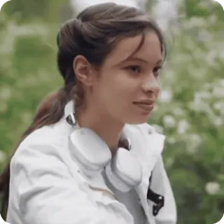🎸 Frau, Kopfhörer, Person, Porträt, Draussen, Teenager telegram sticker
