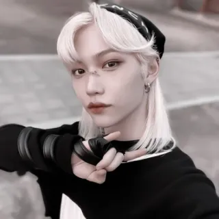 🧹 Felix kpop, stray kids, idol, selfie, retrato, asiático telegram sticker