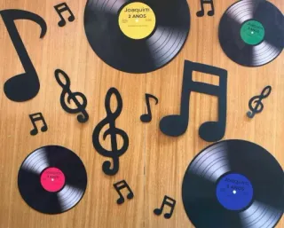 🎵 Joaquim
2 ANOS musique, vinyle, disques, anniversaire, fête, notes de musique, clé, célébration telegram sticker