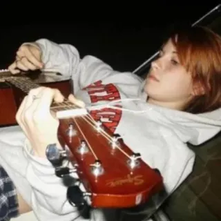 ❤️‍🔥 guitarra, música, músico, mulher, retrato telegram sticker