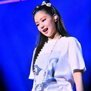 🥡 wanita, kpop, penyanyi, perempuan, konser, pertunjukan telegram sticker