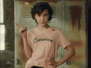 ☝ Converse Converse, kaos, orang, wanita, Millie Bobby Brown whatsapp sticker