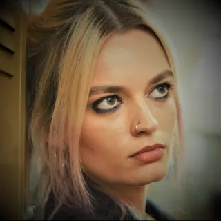 ☹️ Maeve Wiley Sex Education 메이브, Sex Education, TV 프로그램, 캐릭터 telegram sticker