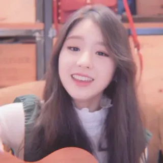 😃 femme, portrait, coréenne, sourire, chanteuse, musique, guitare telegram sticker