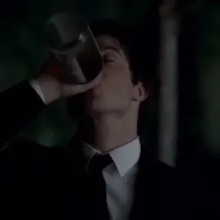 🩸 mężczyzna, garnitur, picie, alkohol, krawat telegram sticker