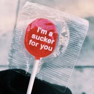 😍 I'm a sucker for you lecca-lecca, caramella, lecca-lecca, frase, dolce, dessert, amore telegram sticker