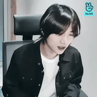 🥠 VLIVE orang, pria, rambut, VLIVE whatsapp sticker