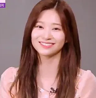 🎐 femme, portrait, sourire, joyeux, asiatique, coréen whatsapp sticker