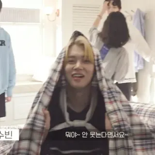 🀄 뭐야~ 안 읏는다면서요~ whatsapp sticker