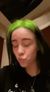 🙃 Billie Eilish คนดัง, นักร้อง, ผมสีเขียว, Billie Eilish, ภาพเหมือน telegram sticker