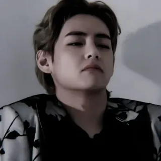 🕸 V K-pop, idol, singer, celebrity, music whatsapp sticker