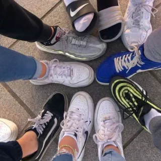 🌈 sapatos, tênis, calçado, moda, pernas, grupo telegram sticker