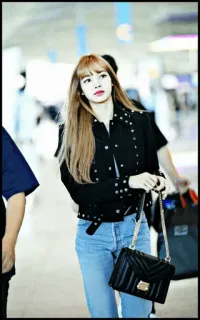 🐇 Lisa Lisa, Blackpink, K-pop, Idol, Moda aeroporto, Celebridade, Moda whatsapp sticker