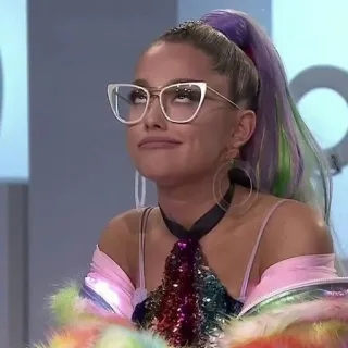 🤓 Ariana Grande cantora, celebridade, pop, mulher, óculos whatsapp sticker