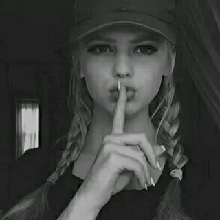 🤫 mujer, chica, shhh, silencio, dedo en labios, retrato, secreto, silencio telegram sticker