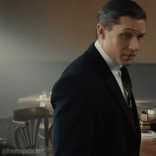 😏 @freetopsticker homme, costume, peaky blinders, tom hardy whatsapp sticker