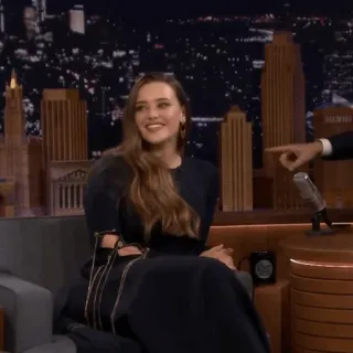 🗝 Katherine Langford Katherine Langford, Attrice, Celebrità, Talk show, Intervista whatsapp sticker