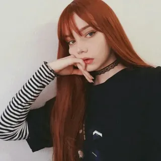 🦉 Frau, rote Haare, Porträt, Choker, Streifen, Mädchen, Schönheit, Pose telegram sticker