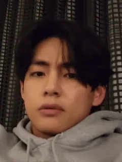 😑 V V, BTS, K-Pop, Ídolo, Cantante, Selfie, Retrato telegram sticker