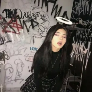 🍷 femme, auréole, graffiti, gothique, fille whatsapp sticker