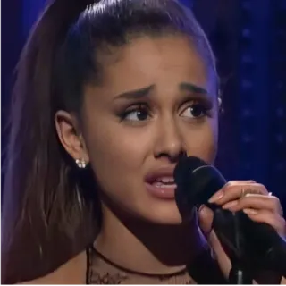 💧 Ariana Grande chanteur, microphone, célébrité, musique, pop star telegram sticker