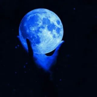 🌑 księżyc, dłoń, niebieski, noc, kosmos, niebiański, oniryczny telegram sticker