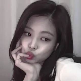 🧄 Jennie Kim kpop, selfie, wanita, asia, penyanyi, imut, potret telegram sticker