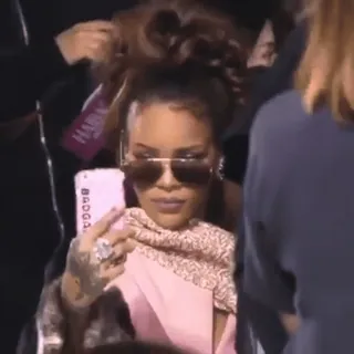 ๐ฑ Rihanna BADGA Rihanna, singer, celebrity, selfie, sunglasses whatsapp sticker