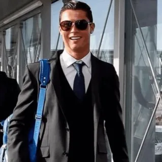 🖤 Cristiano Ronaldo 足球, 橄榄球, 球员, 运动员, 西装, 太阳镜 telegram sticker