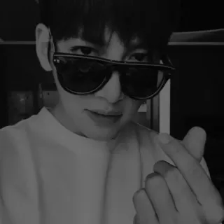 🥀 mężczyzna, okulary przeciwsłoneczne, serce z palców, koreański, moda, portret telegram sticker
