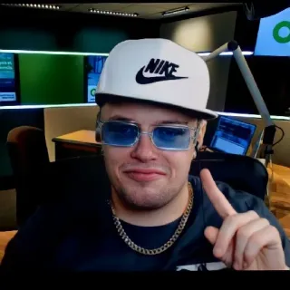 ☝ NIKE Mann, Hut, Sonnenbrille, Casual, Porträt, Jugend, Mode, Stil telegram sticker