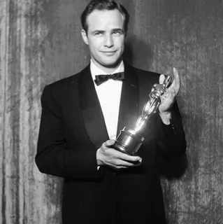 💸 Marlon Brando Марлон Брандо, актер, Оскар, награда, классика, черно-белый telegram sticker