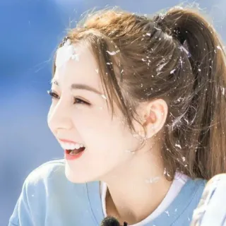 🥺 Dilraba Dilmurat Attrice, Cinese, Celebrità, Asiatica, Donna, Neve, Ritratto telegram sticker