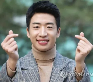❤️ person, smile, finger heart, portrait, korean, man telegram sticker