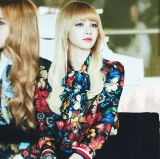 😐 Lisa kpop, idol, singer, lisa manoban, blackpink, fashion, woman telegram sticker